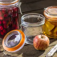 Jak pasteryzować zaprawy - uniknij błędów i ciesz się smakiem na dłużej