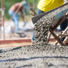 Jak obliczyć wylewkę betonową i uniknąć kosztownych błędów