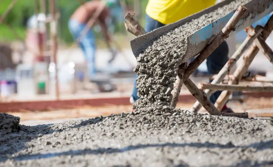 Jak obliczyć wylewkę betonową i uniknąć kosztownych błędów